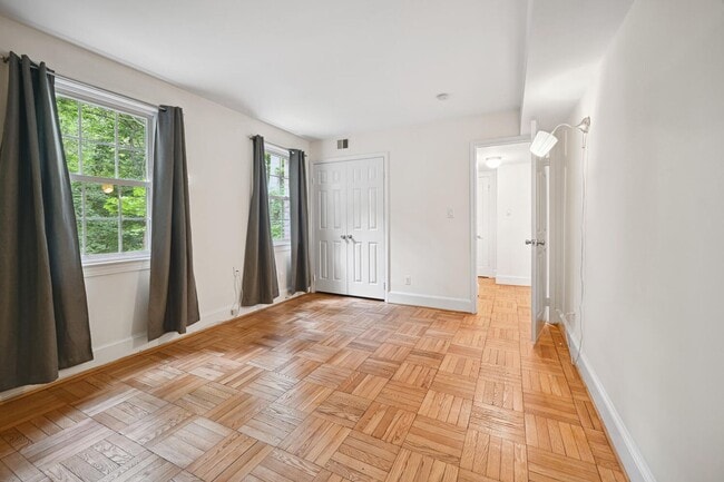 Building Photo - 2727 Ordway St NW