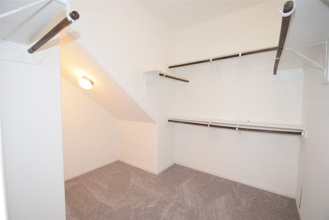 Building Photo - 24706 Pavarotti Pl