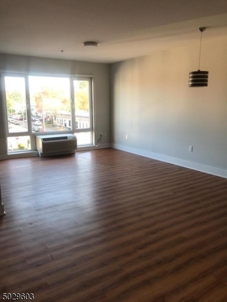 Building Photo - 1140 E St Georges Ave