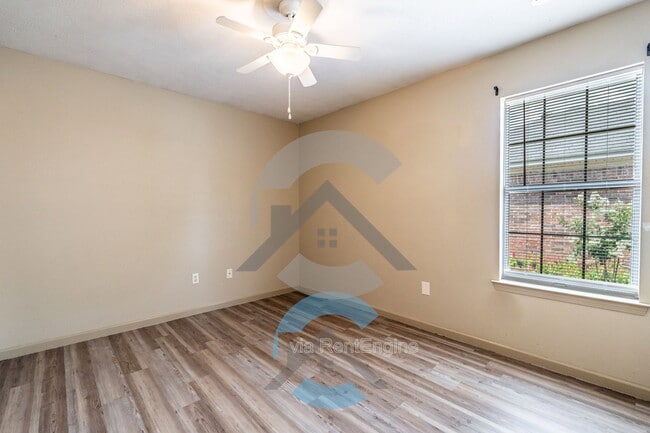 Building Photo - 1735 Monaco Dr