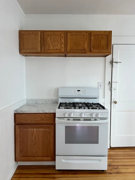 Building Photo - 196 Reservation Rd