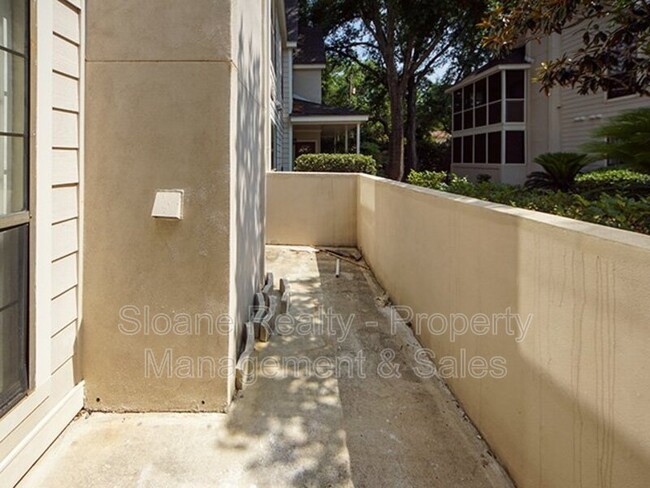 Building Photo - 352 Sandpiper Dr