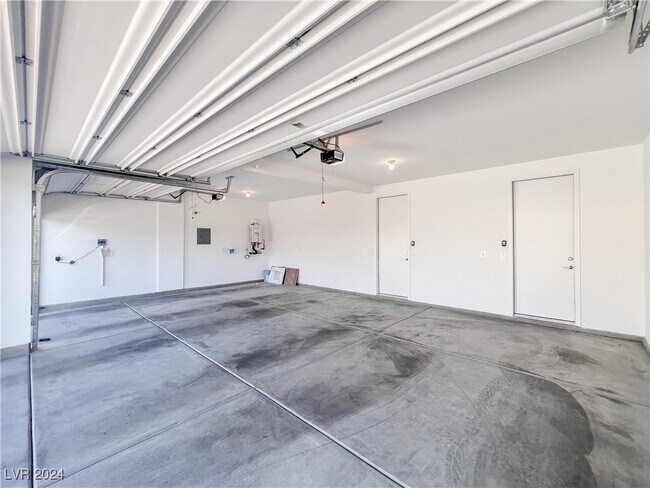 Building Photo - 762 Spirit Lake St