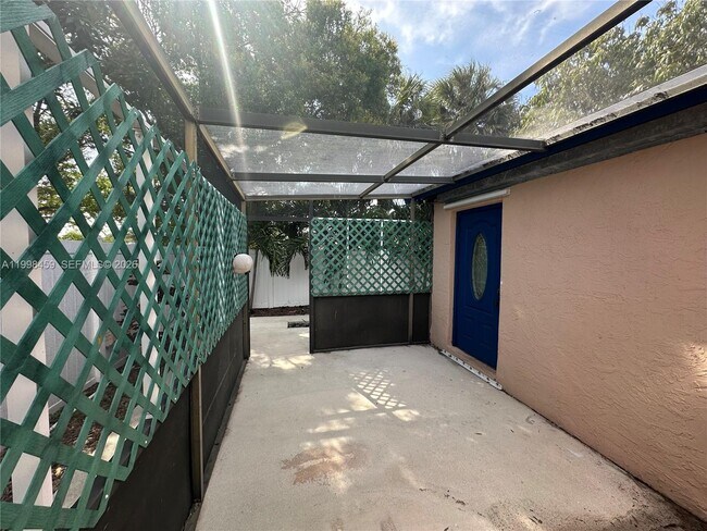 Building Photo - 1139 Freshwater Lakes Dr