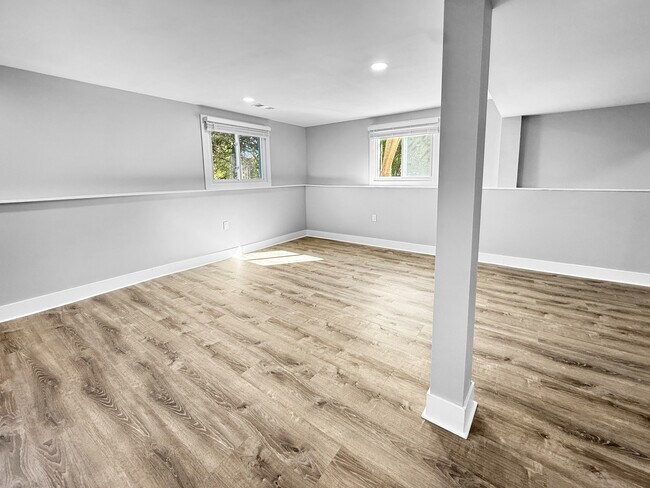 Building Photo - 59 Chestnut Cir
