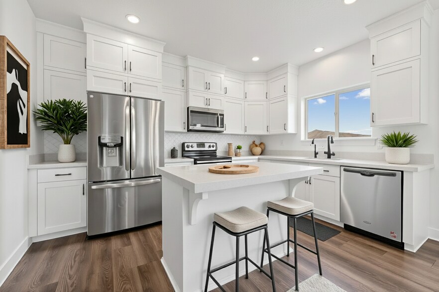 Kitchen with cabinets to the ceiling - lots of cabinet space - 4877 E Silver Ridge Rd