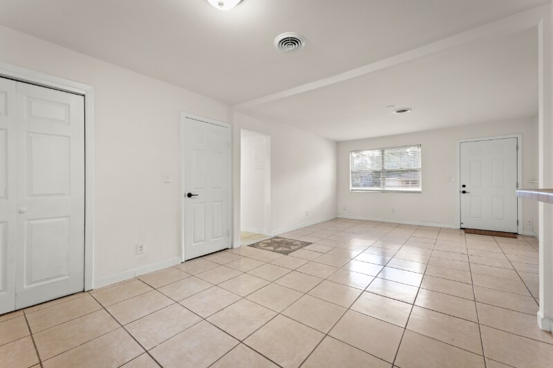 Building Photo - 6750 Snow White Dr
