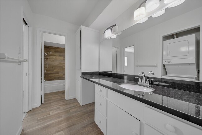 Building Photo - 1403 Blalock Rd