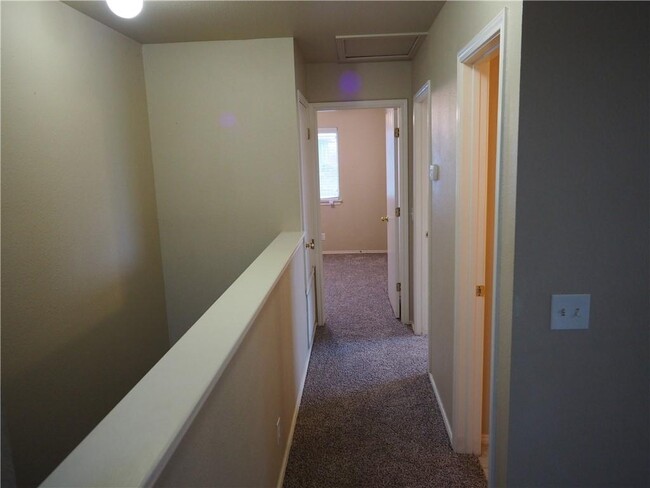 Building Photo - 506 Stewart Dr