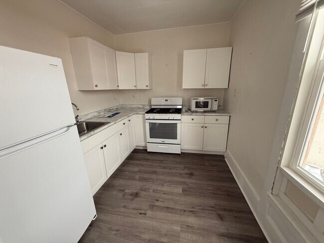 Building Photo - 313 N Michigan Ave