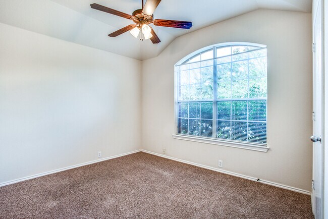 Building Photo - 612 Arrowood Pl