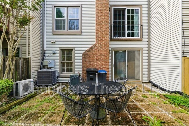 Building Photo - 12328 Quiet Hollow Ct