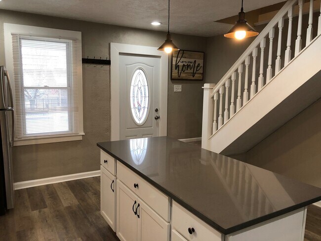 Building Photo - *******2-bed/1-bath COMPLETELY RENOVATED HOME FOR RENT in Bridgeville!*****