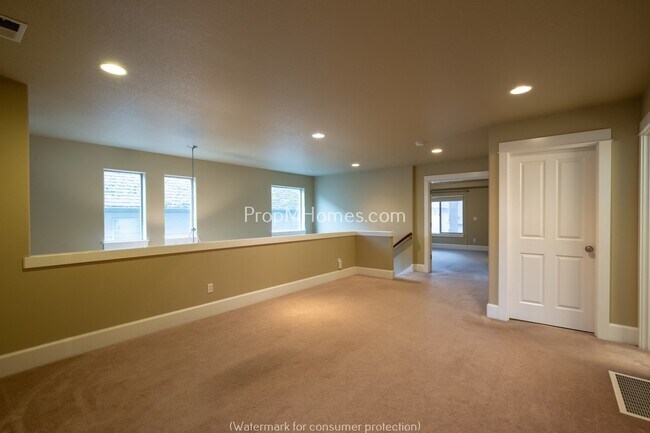 Building Photo - Beautiful Three Bedroom Home in Bethany - Available Now!
