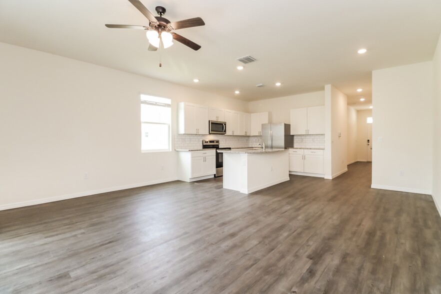 Building Photo - 11803 Mountain Retreat Ln