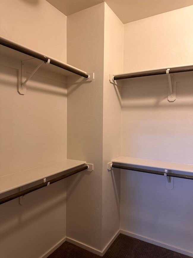 Building Photo - SPECIAL PROMO! - ***RENT JUST REDUCED **Mo...