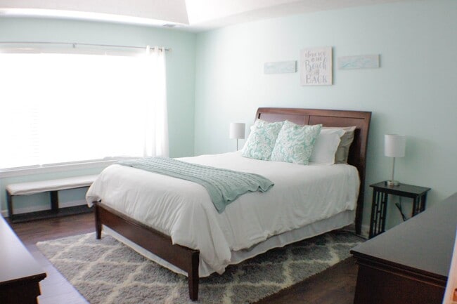 Building Photo - 7 Teakwood Dr