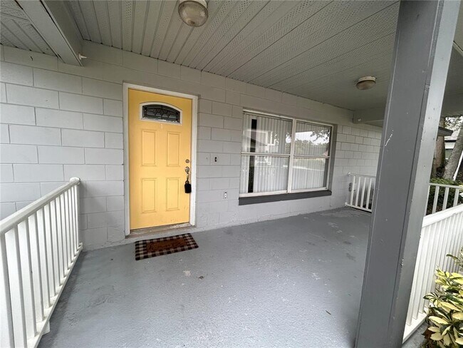 Building Photo - 830 Douglas Ave
