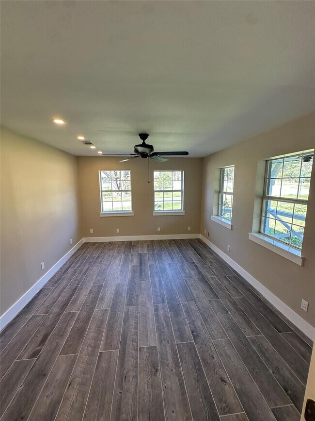 Building Photo - 680 Mockingbird Hills Dr