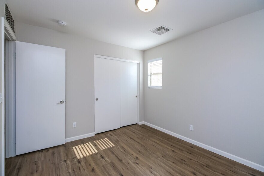 Building Photo - 3931 E Jasper Dr