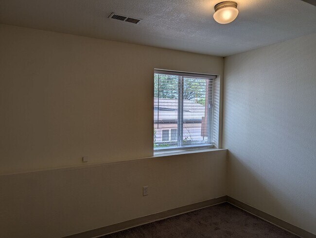 Building Photo - 506 South Eleventh Street