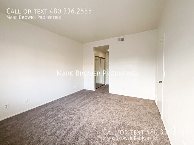 Building Photo - 930 N Mesa Dr