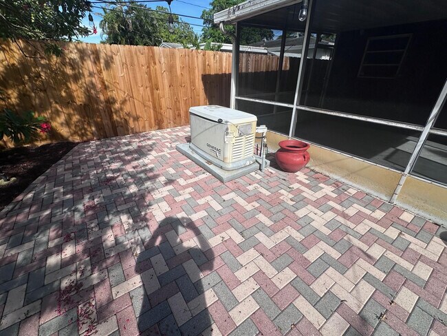 Building Photo - 40 NE 48th St