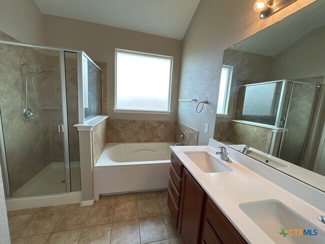 Building Photo - 9508 Raeburn Court