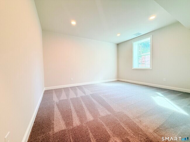 Building Photo - 135 Shea Cir