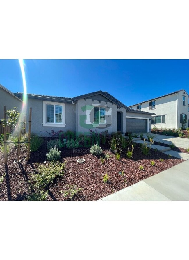 Building Photo - New Build in Tracy Hills!! 4 Bedroom 2.5 Bath AVAILABLE NOW!!