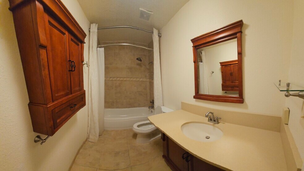 2nd Bath - 74 Camino De Las Huertas