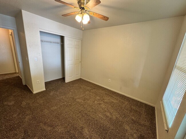 Building Photo - 9480 Canyon Meadows Dr