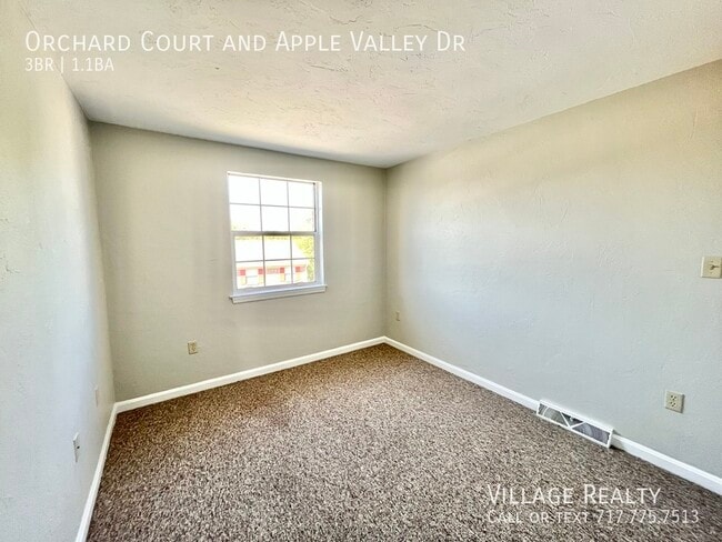 Building Photo - 302 Orchard Ct