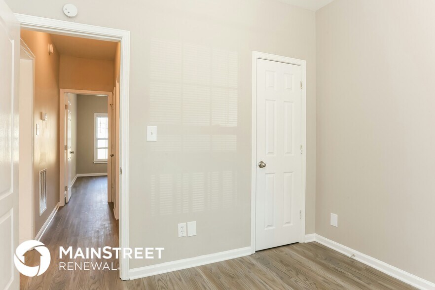 Building Photo - 1011 Parsons St SW