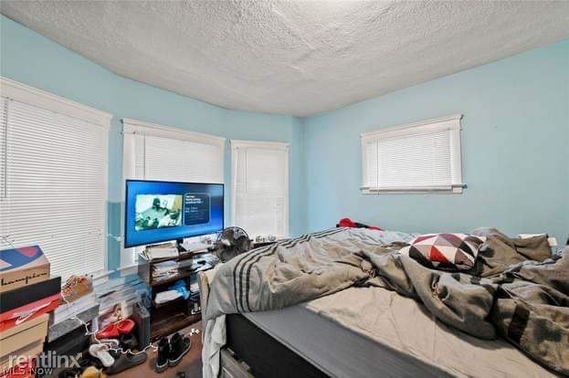 Building Photo - 3 br, 1 bath Duplex - 10518 Crestwood Aven...