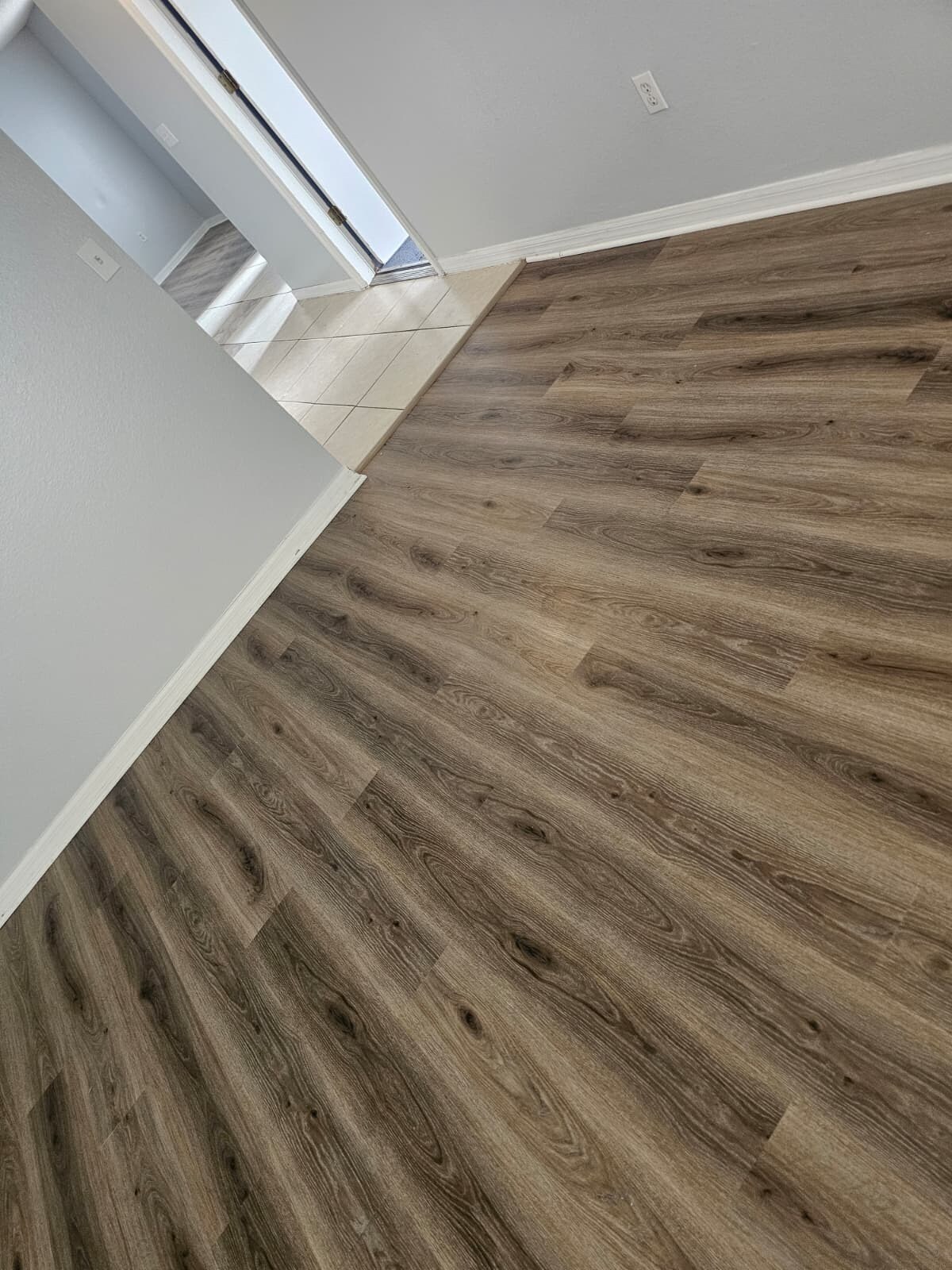 Building Photo - 302 Aylesbury Ct