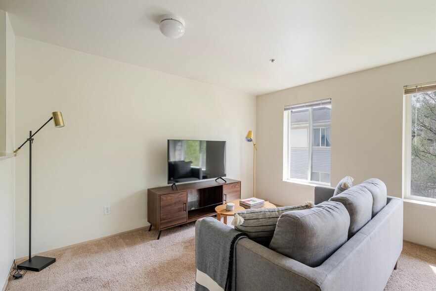 Building Photo - 4740 21st Ave NE