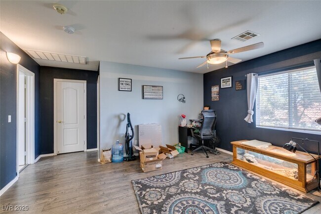 Building Photo - 1048 Painted Daisy Ave