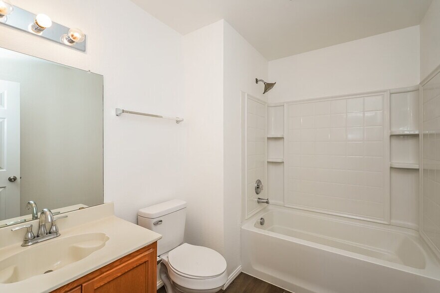 Building Photo - 5328 Lava Rock Dr