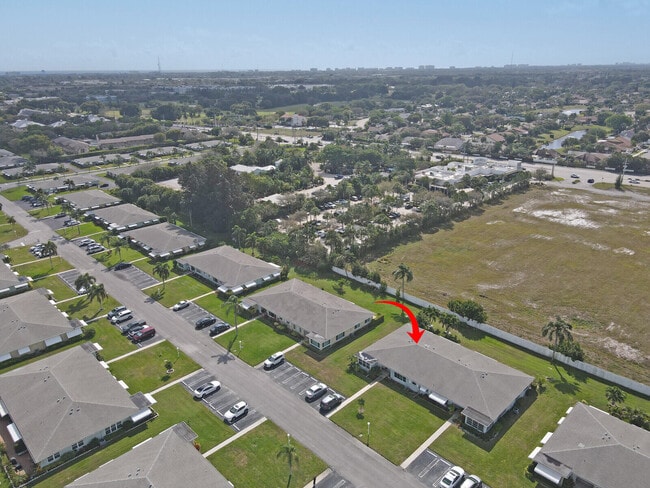 Building Photo - 202 W High Point Terrace