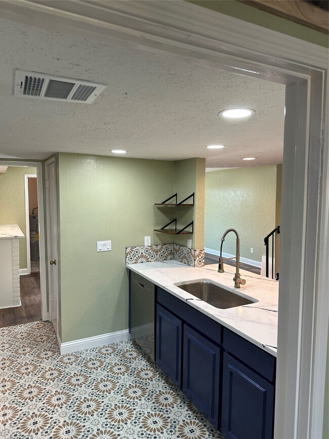 Building Photo - 14663 Perthshire Rd