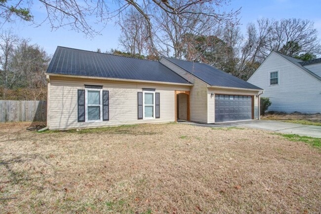 Building Photo - Castlereagh Rd.