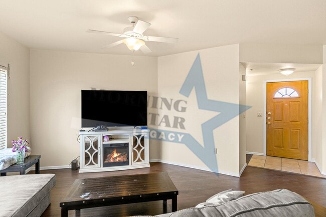 Building Photo - 2-Bedroom Condo Unit with Mountain Views!