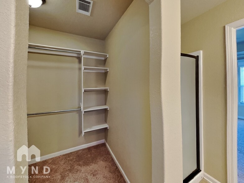 Building Photo - 3 Dunwood Dr