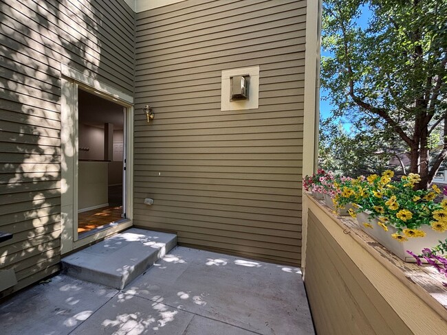 Building Photo - 3903 Rock Creek Dr