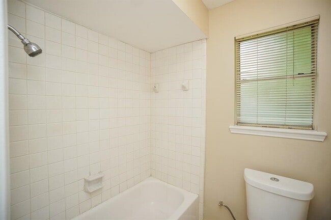 Building Photo - 13626 Woodchester Dr