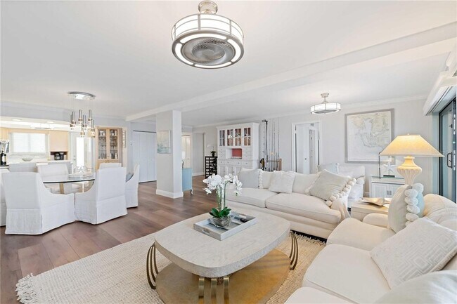 Building Photo - 1500 Park Beach Cir