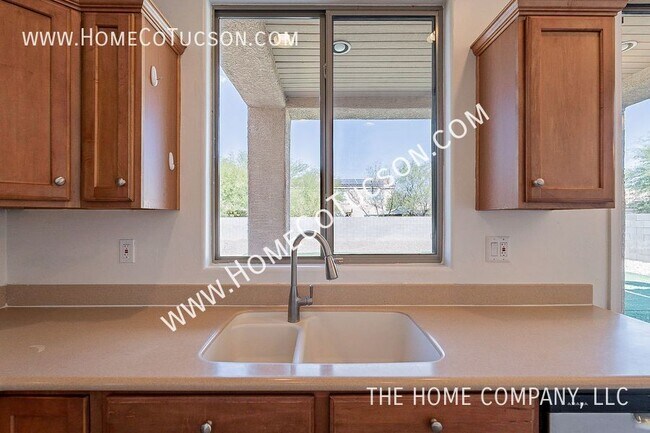 Building Photo - 6645 E Gehrig Ln