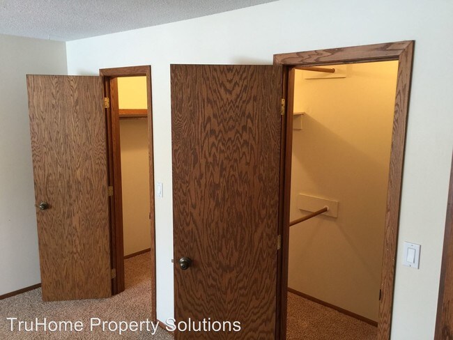 Building Photo - 2 br, 1.5 bath House - 52 Parkview Circle