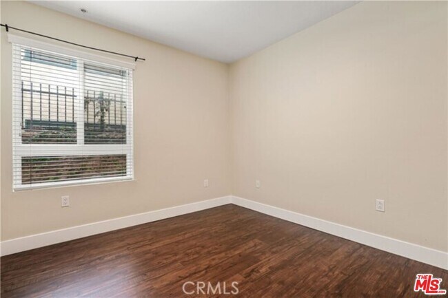 Building Photo - 1401 S St Andrews Pl